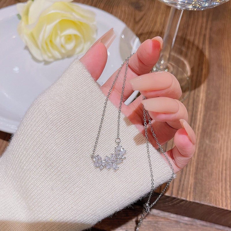 Korean And Japanese New Style Sweet Zircon Petal Necklace Summer Women'S High-End Pendant Choker Niche Design Clavicle Chain - Image 2